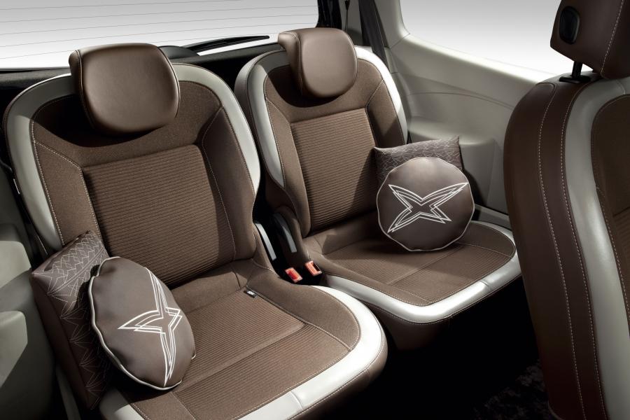  Renault Twingo Mauboussin 2011 года  (фото 3 из 6)